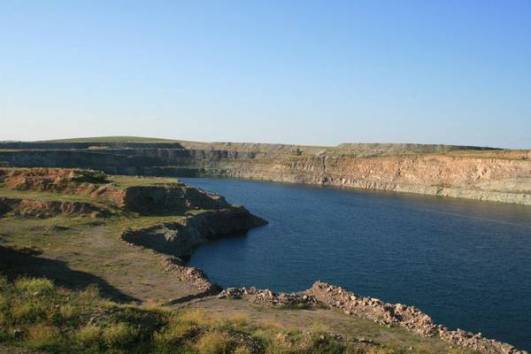 Мардайн ил уурхай байсан газар тогтсон нуур